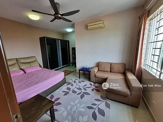 Pv8 Platinum Hill Condominium