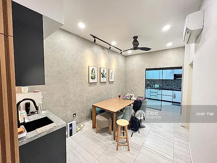 Opal Residenz, Seri Alam