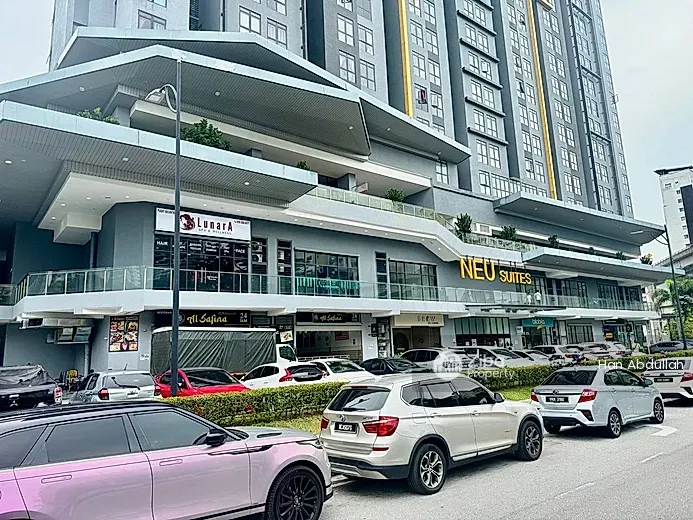 Neu Suites
