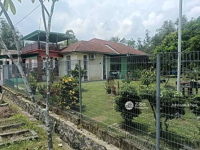 Mahkota Hill Bandar Tasik Senangin Lenggeng Negeri Sembilan