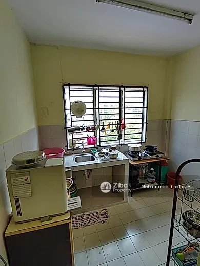 Desa Kempas Apartment