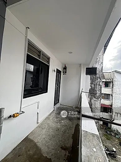 Flat Camar, Taman Perling