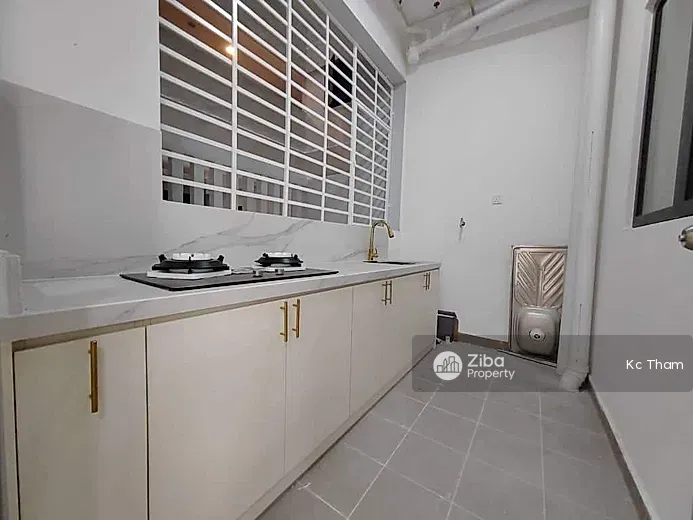 Avia Plus @ Bandar Country Homes, Rawang