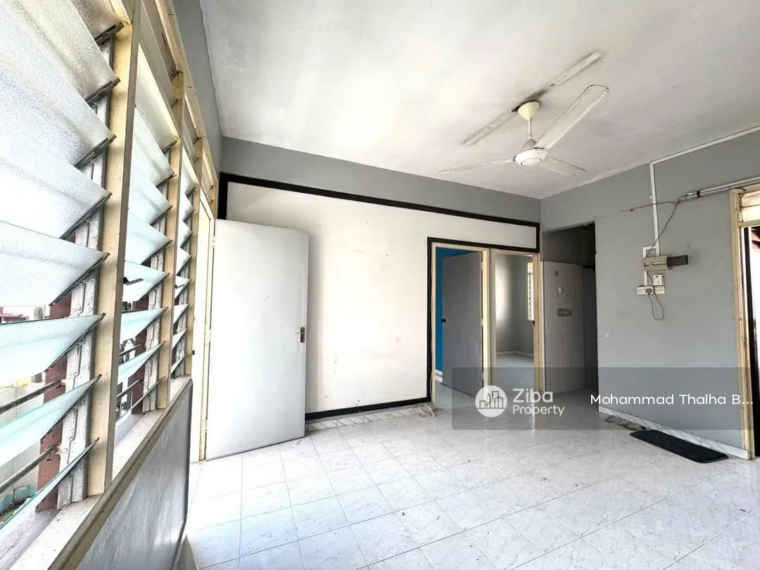 Flat Camar, Taman Perling