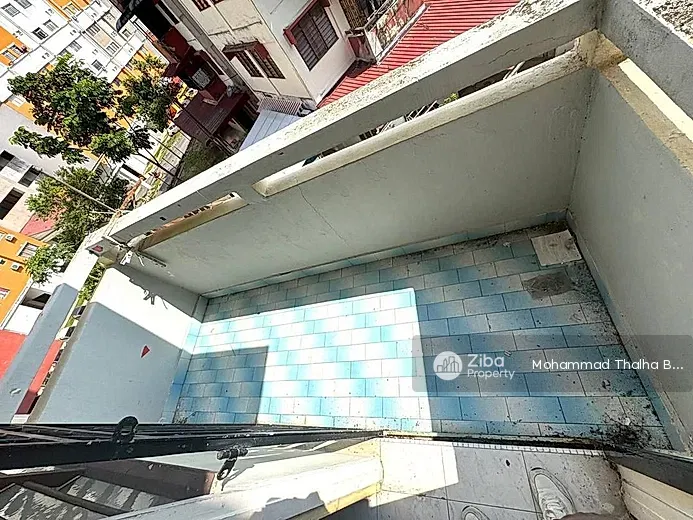 Flat Camar, Taman Perling