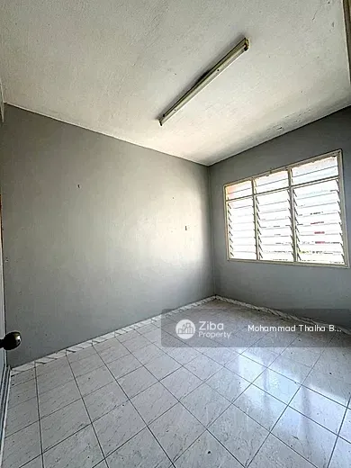 Flat Camar, Taman Perling