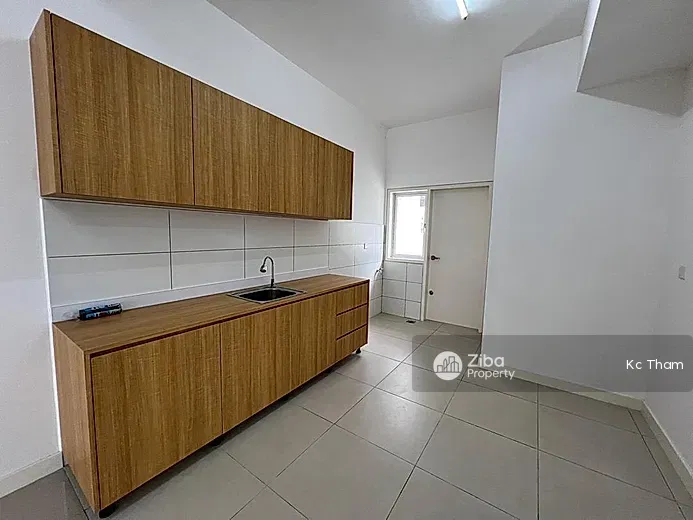 Garland Residence 2, Kota Emerald