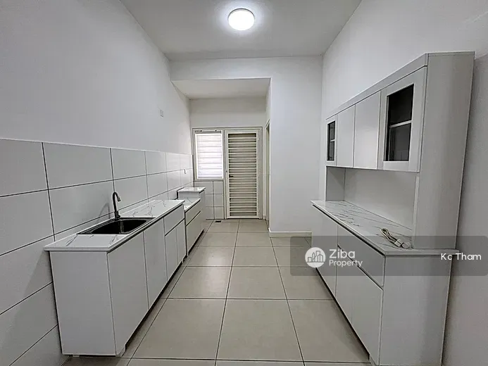 Garland Residence 2, Kota Emerald